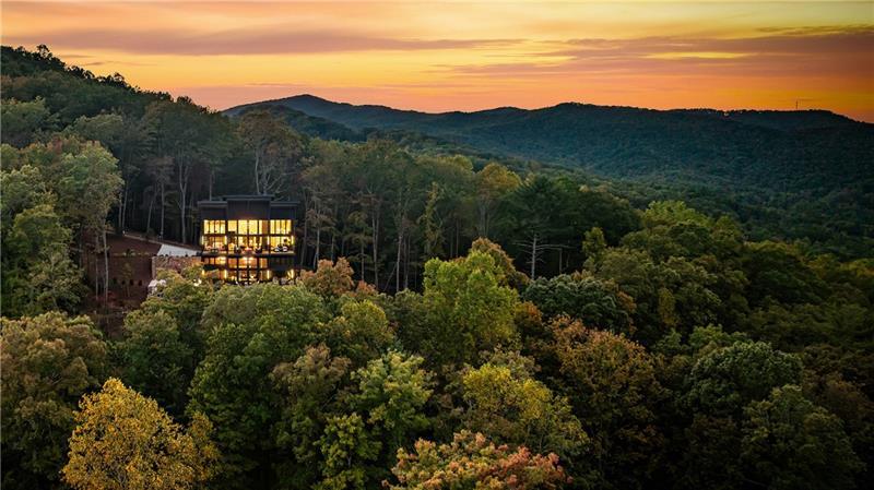 321 Skylight Drive Blue Ridge GA 30513