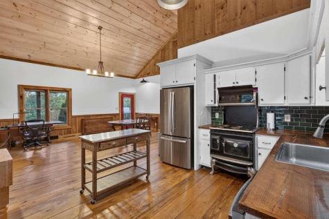 210 W Pierceville Road W Mccaysville GA 30555