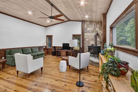 210 W Pierceville Road W Mccaysville GA 30555