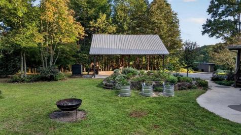 210 W Pierceville Road W Mccaysville GA 30555
