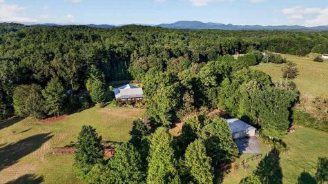 210 W Pierceville Road W Mccaysville GA 30555