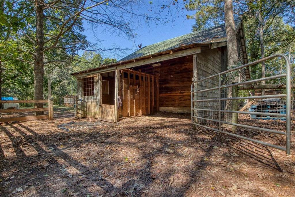 1735 Highway 85 Senoia GA 30276