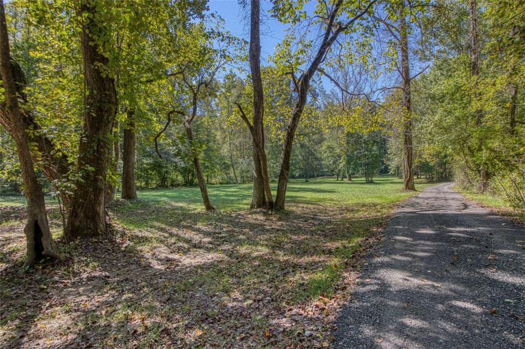 1735 Highway 85 Senoia GA 30276