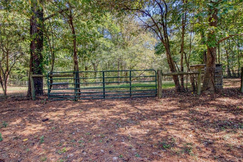 1735 Highway 85 Senoia GA 30276