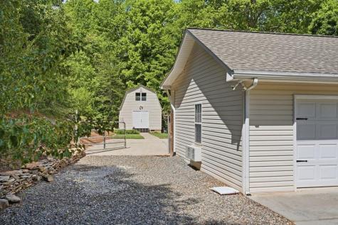 7616 Highland Oaks Drive Young Harris GA 30582