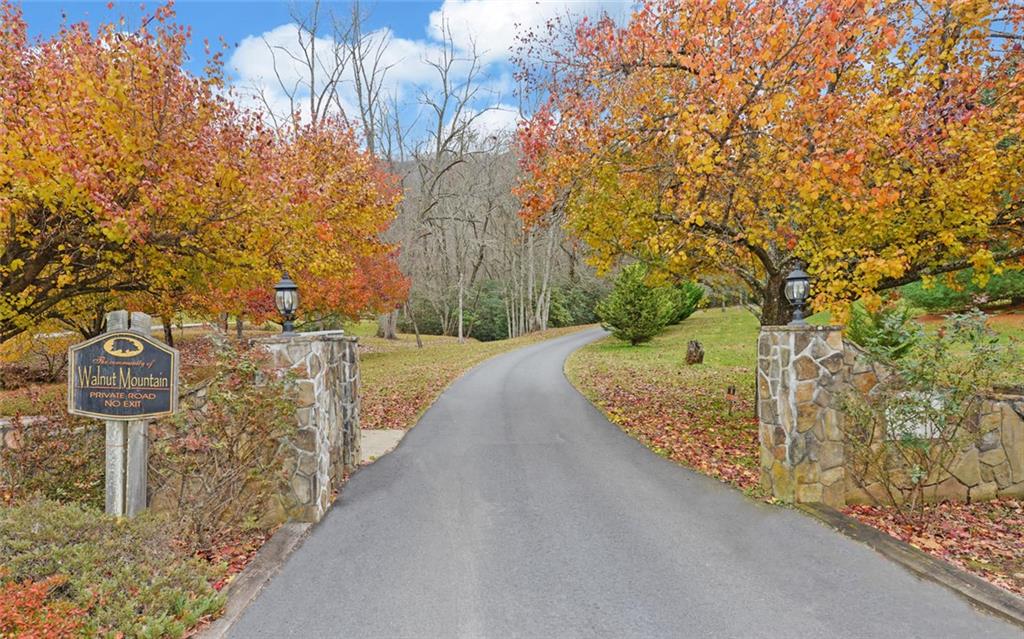 333 Favor Lane Rabun Gap GA 30568