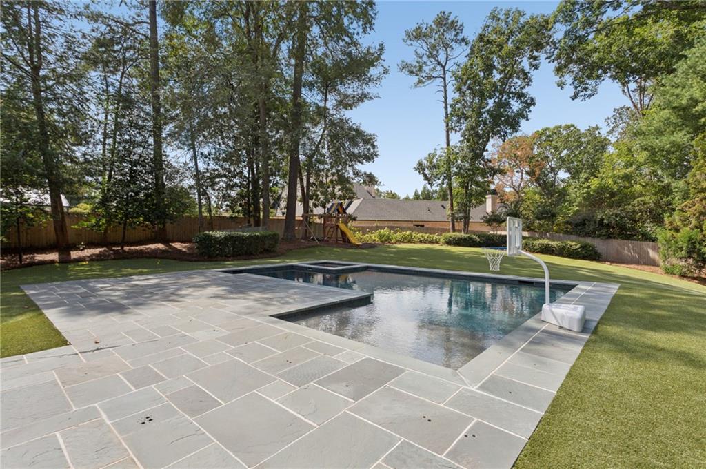 4566 Dudley Lane Sandy Springs GA 30327
