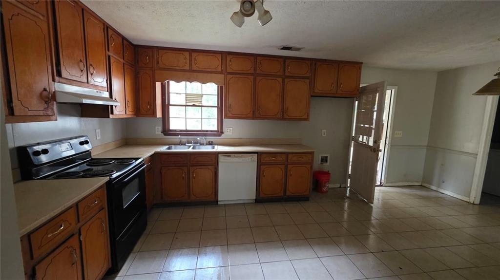 870 Navajo Trail Covington GA 30016