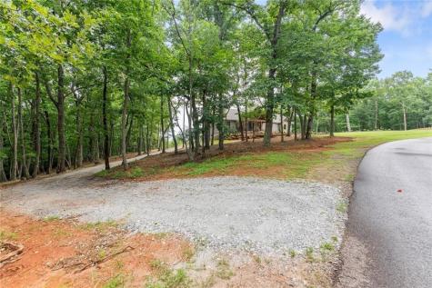 1055 S Laceola Road Cleveland GA 30528