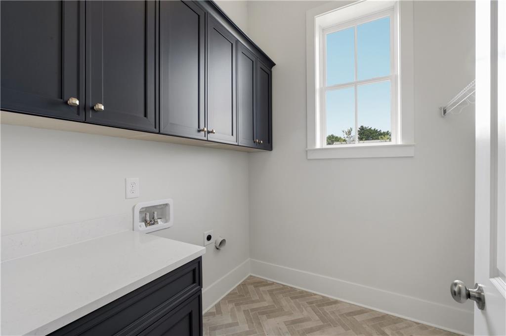 2015 Village Walk Alpharetta GA 30004