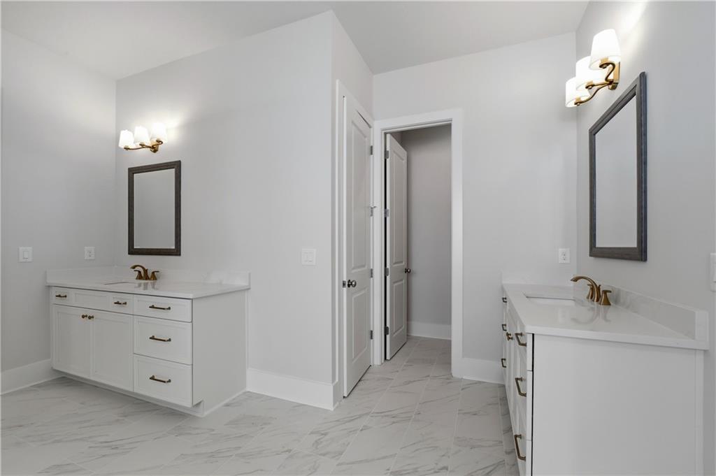 2015 Village Walk Alpharetta GA 30004