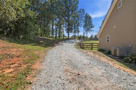 44 Oakmont Drive Cleveland GA 30528
