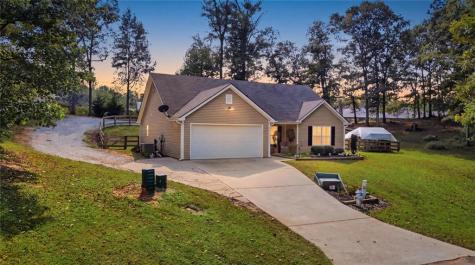 44 Oakmont Drive Cleveland GA 30528