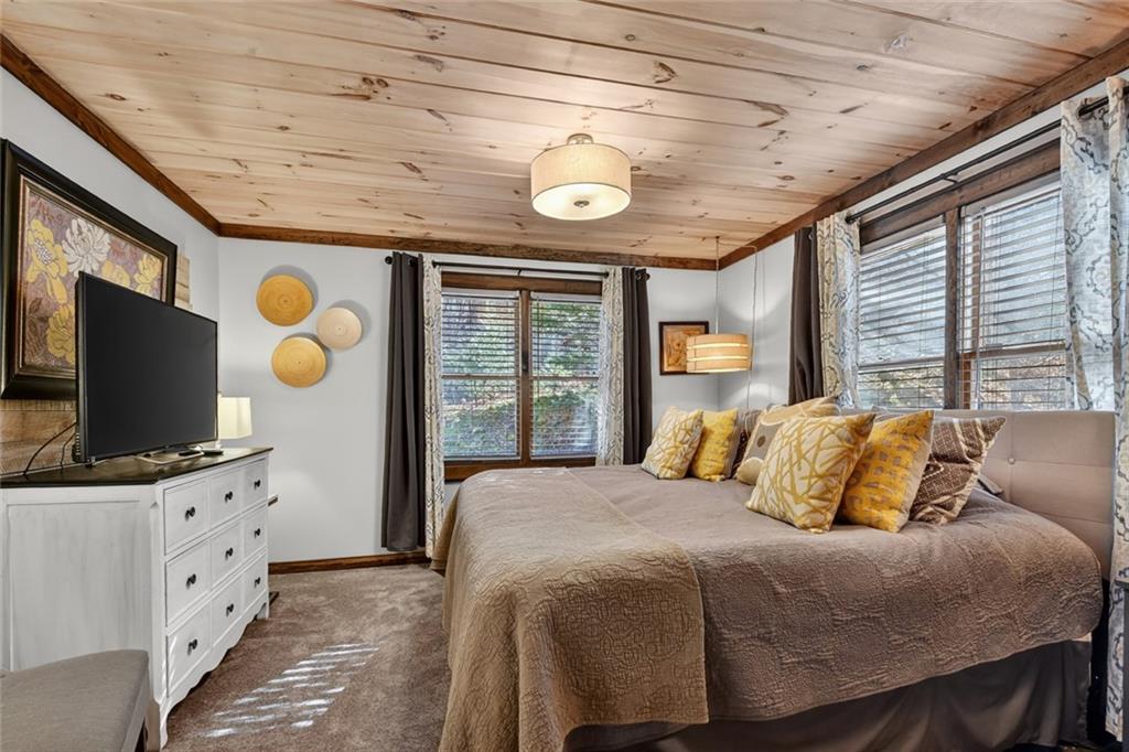 215 Valley View Road Ellijay GA 30536