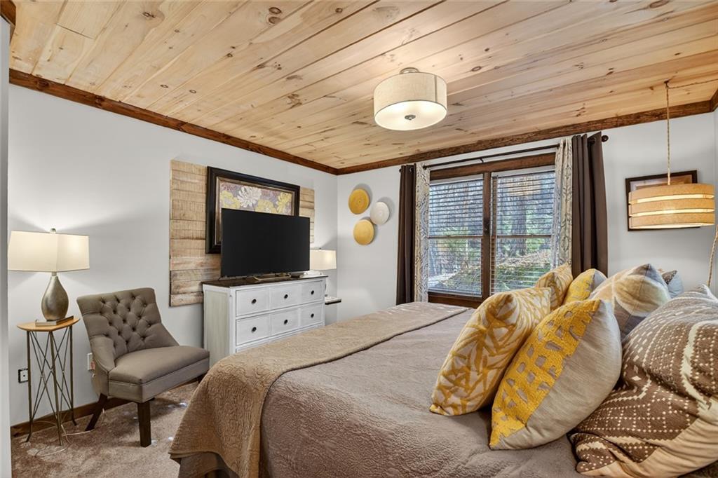 215 Valley View Road Ellijay GA 30536