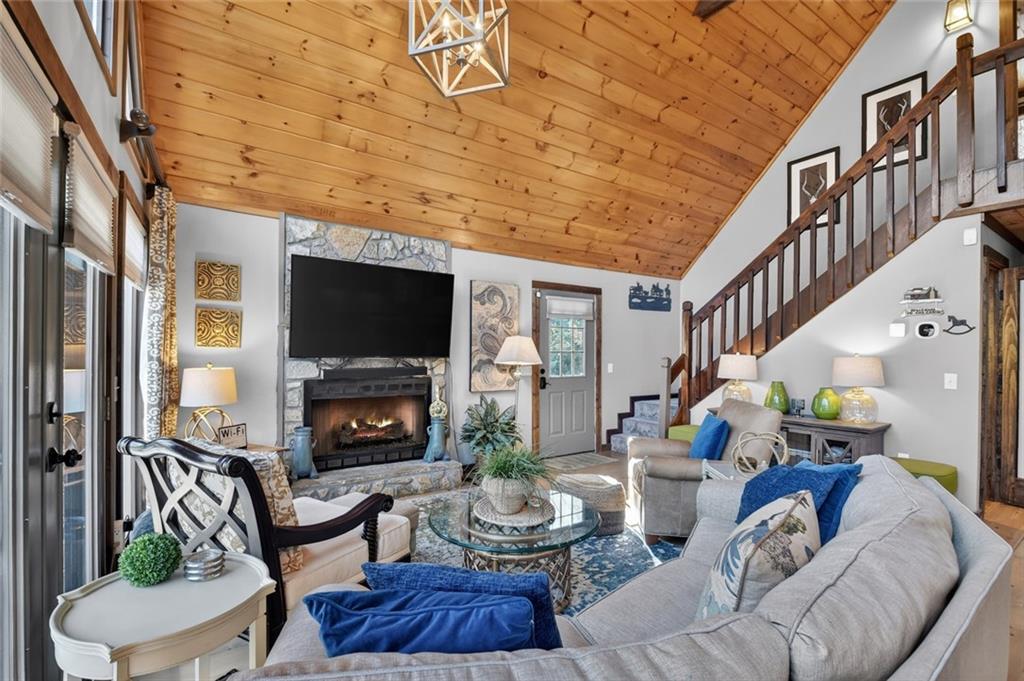 215 Valley View Road Ellijay GA 30536