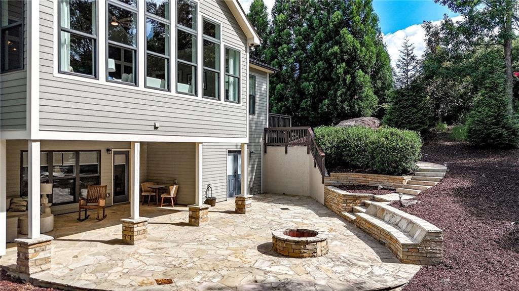 303 Trappers Bluff Waleska GA 30183