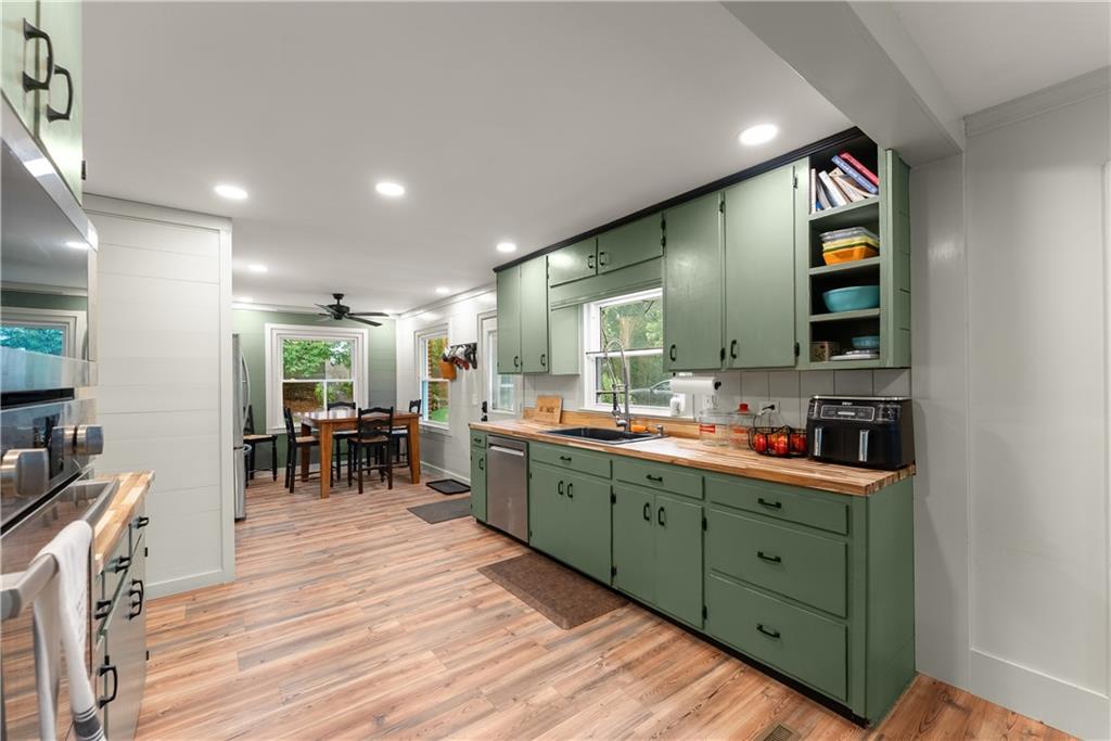5907 Main Street Lula GA 30554