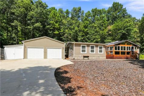 657 Barnes Mountain Road Ellijay GA 30540
