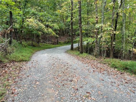 185 Sassafras Drive Mineral Bluff GA 30559