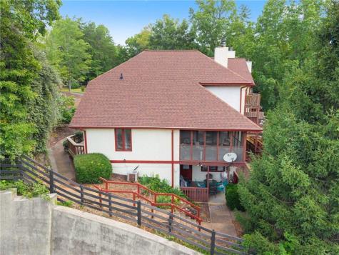 327 Brucken Strasse Helen GA 30545
