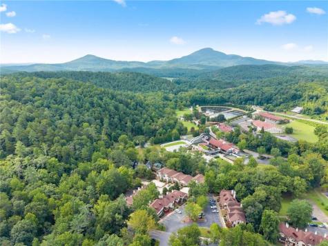 327 Brucken Strasse Helen GA 30545