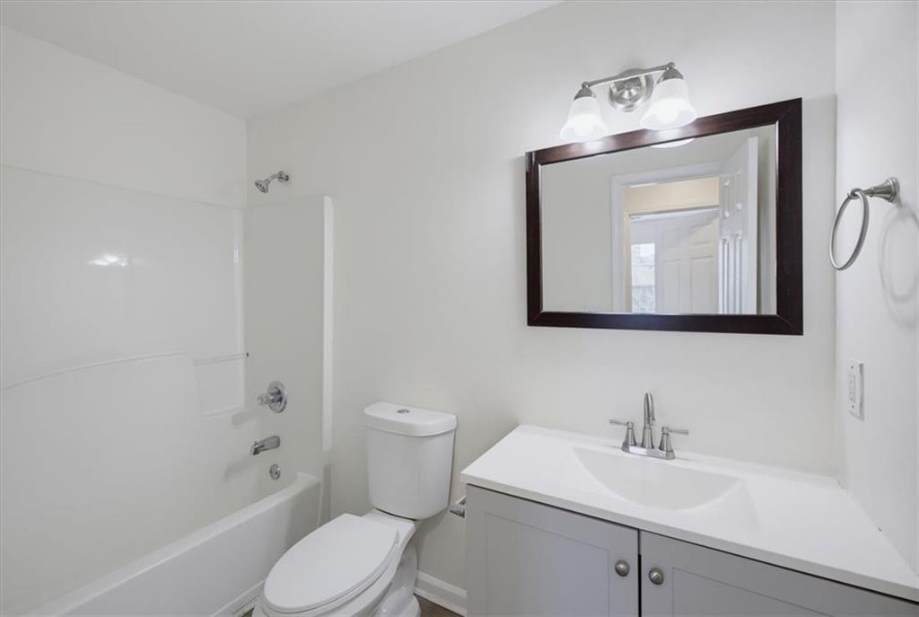 4963 Mckinley Drive Lula GA 30554