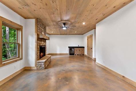 144 Highlands Gap Mineral Bluff GA 30559