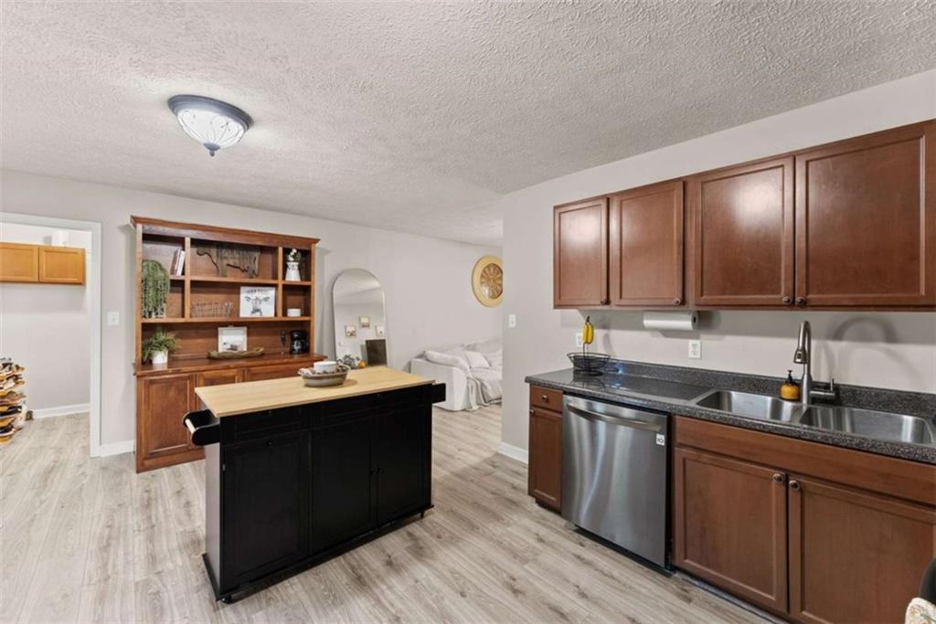 5663 Mcleod Street Lula GA 30554