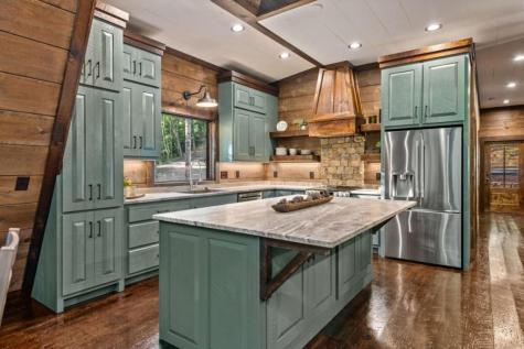 60 Magnolia Trail Mccaysville GA 30555