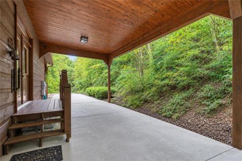 633 Riverfront Drive Ellijay GA 30536