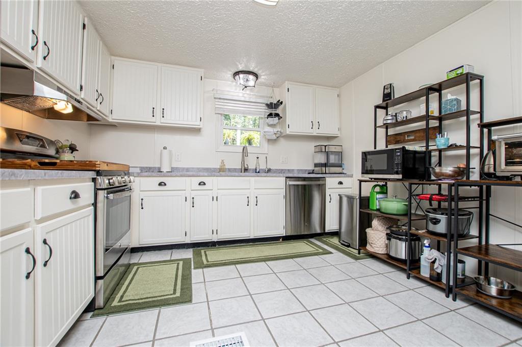 182 N Laurel Trace N Carrollton GA 30116