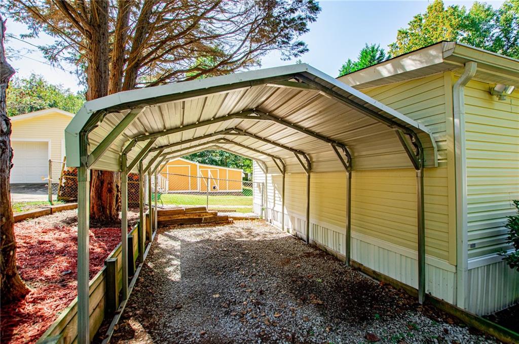 182 N Laurel Trace N Carrollton GA 30116