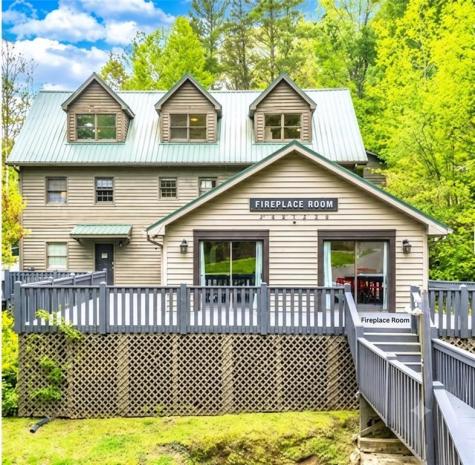 209 Pinecrest Court Ellijay GA 30540