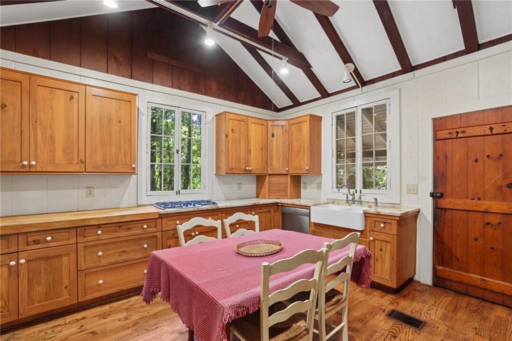 8235 Tynecastle Drive Sandy Springs GA 30350