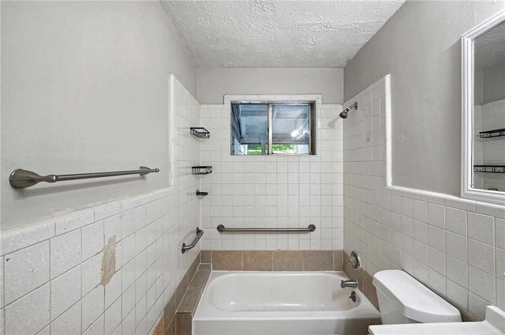 2903 Blount Street East Point GA 30344