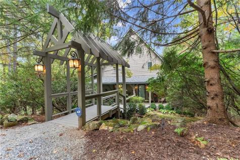 62 High Ridge Cleveland GA 30528
