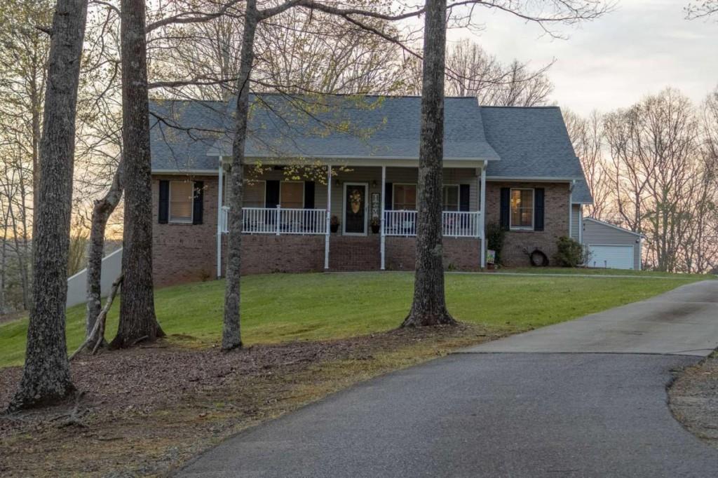 141 Chambers Mountain Mineral Bluff GA 30559