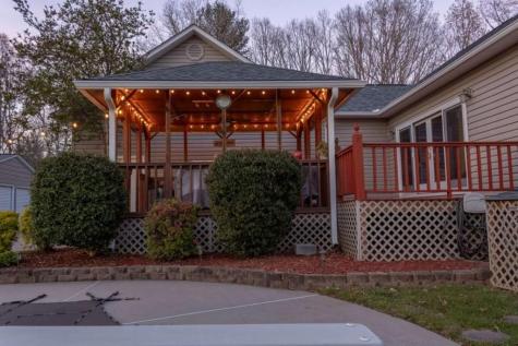 141 Chambers Mountain Mineral Bluff GA 30559