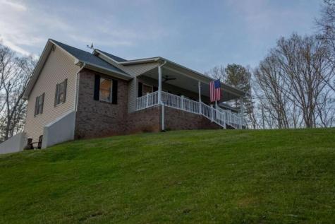 141 Chambers Mountain Mineral Bluff GA 30559
