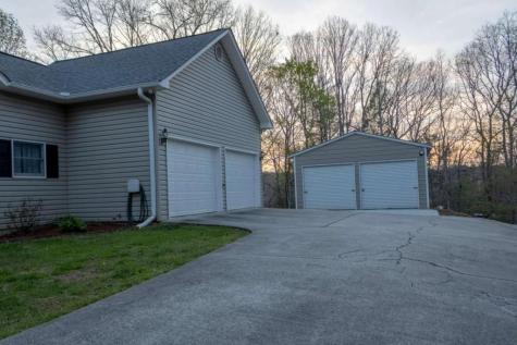 141 Chambers Mountain Mineral Bluff GA 30559