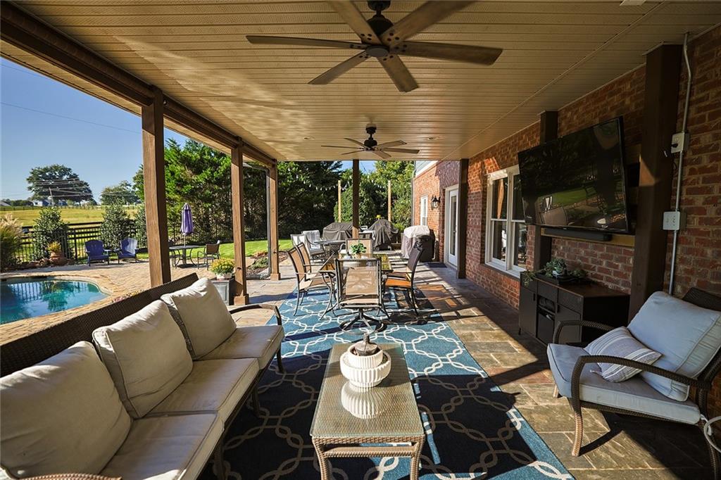 1207 Olde Lexington Road Hoschton GA 30548