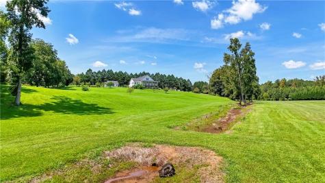2011 Lothridge Road Cleveland GA 30528
