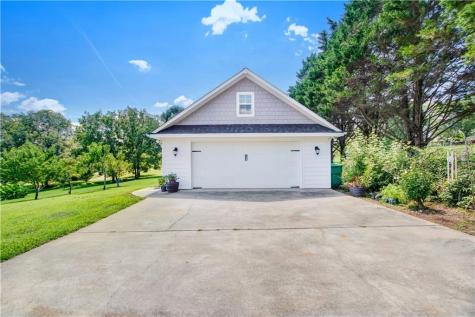 2011 Lothridge Road Cleveland GA 30528
