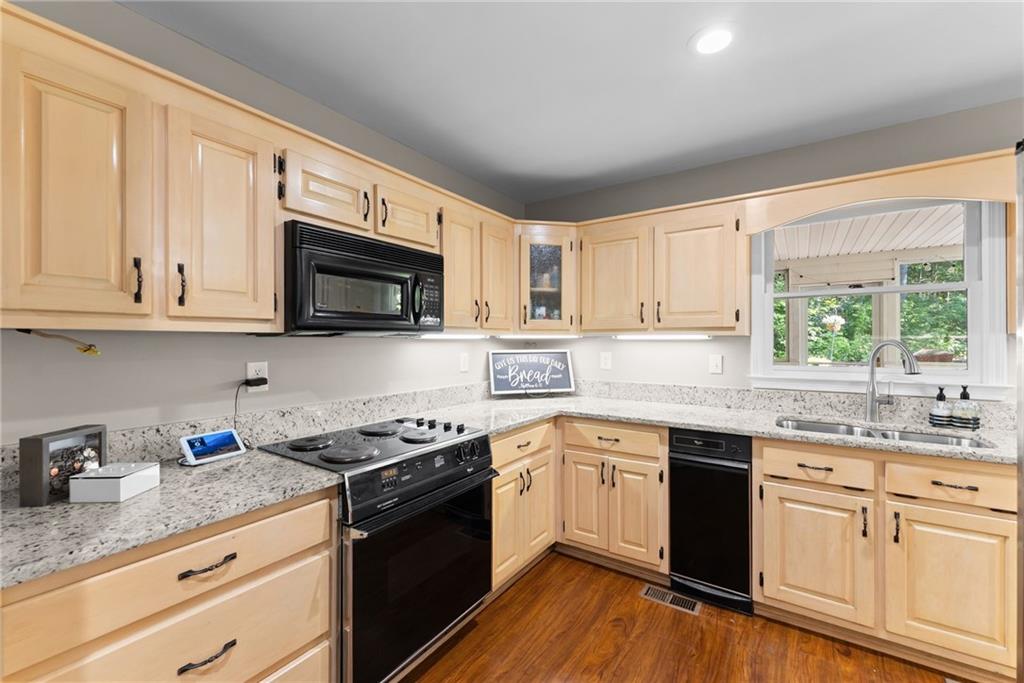 9724 Elliott Family Parkway Dawsonville GA 30536