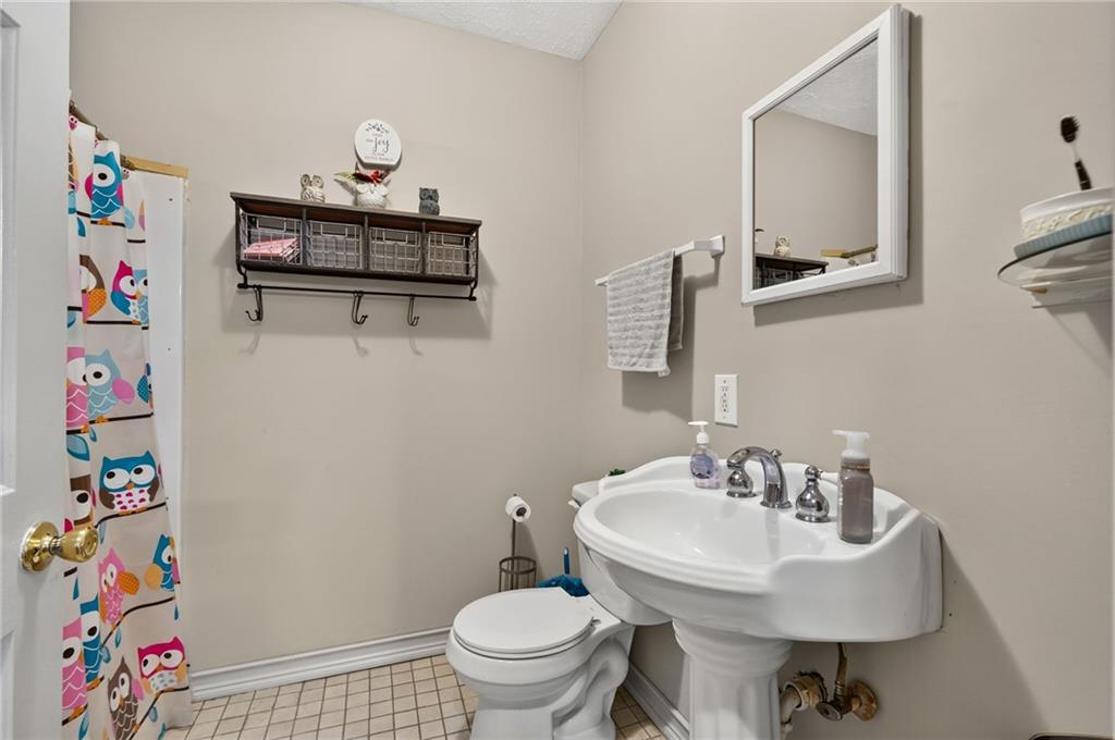 169 Silver Dollar Road Barnesville GA 30204