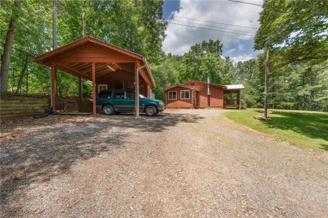 132 Mockingbird Lane Mccaysville GA 30555