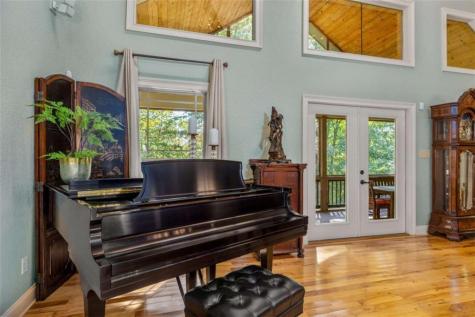 200 Plantation Lane Blue Ridge GA 30513