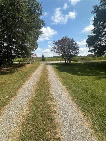 8275 Pea Ridge Road Cornelia GA 30531