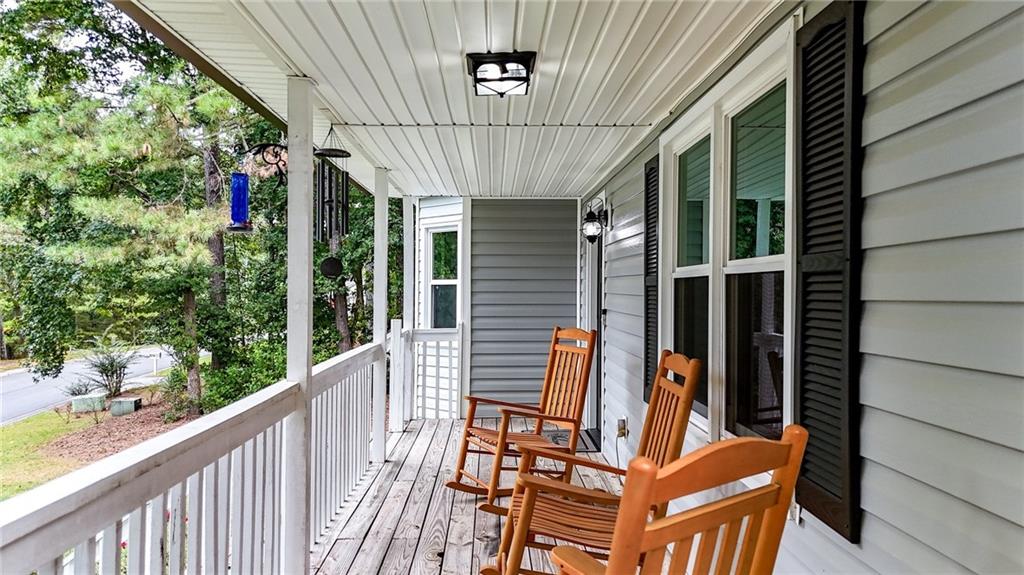 13 Black Water Drive White GA 30184